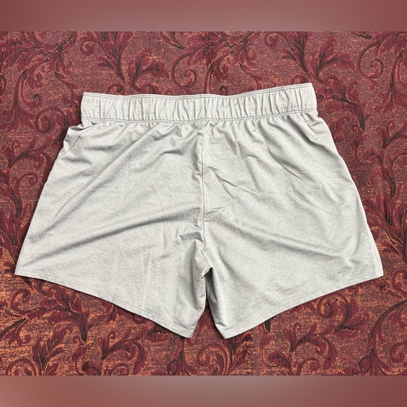 Nike Running Shorts - Picture 3 of 3